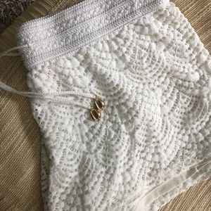 Lily Pulitzer flowy white shorts